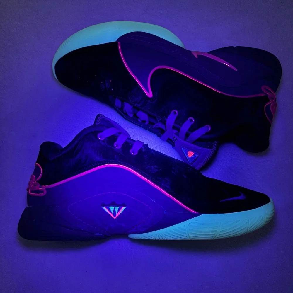 Nike LeBron 22 Blacklight Men's 6 FZ1094-001 Black‎ Pink Glow Basketball Shoes